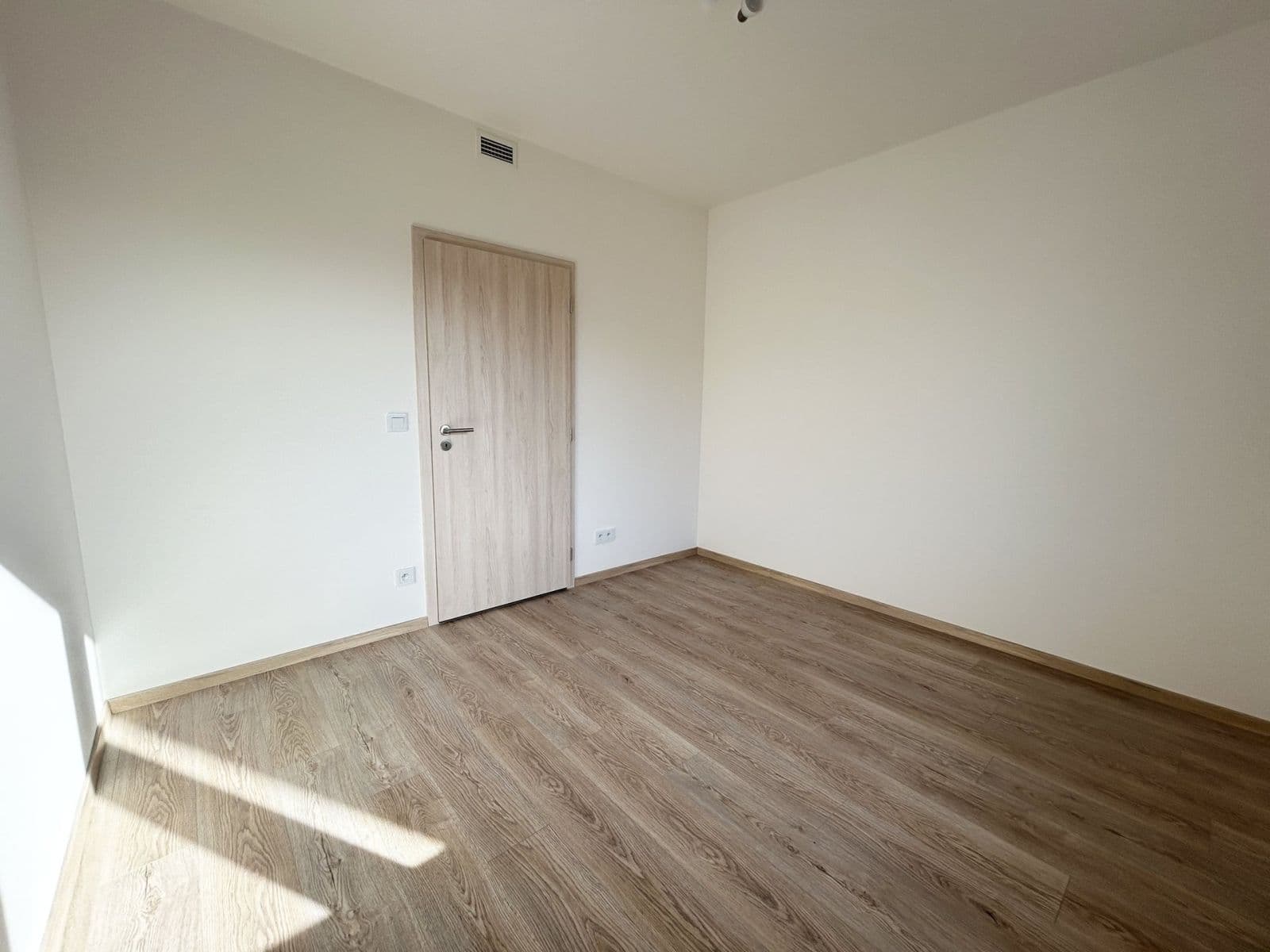 Pronájem bytu 3+kk 72 m², Strančická, Praha, Praha Pronájem bytu 3+kk 72 m², Strančická, Praha, Praha