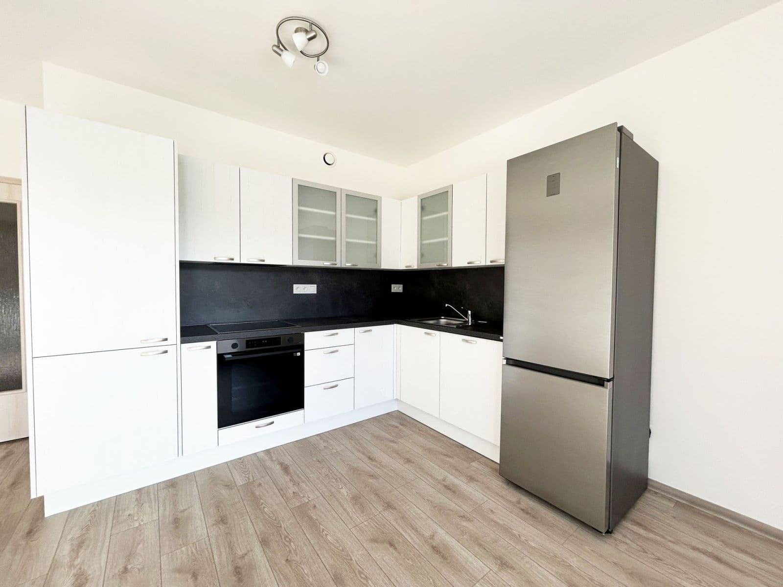 Pronájem bytu 3+kk 72 m², Strančická, Praha, Praha Pronájem bytu 3+kk 72 m², Strančická, Praha, Praha