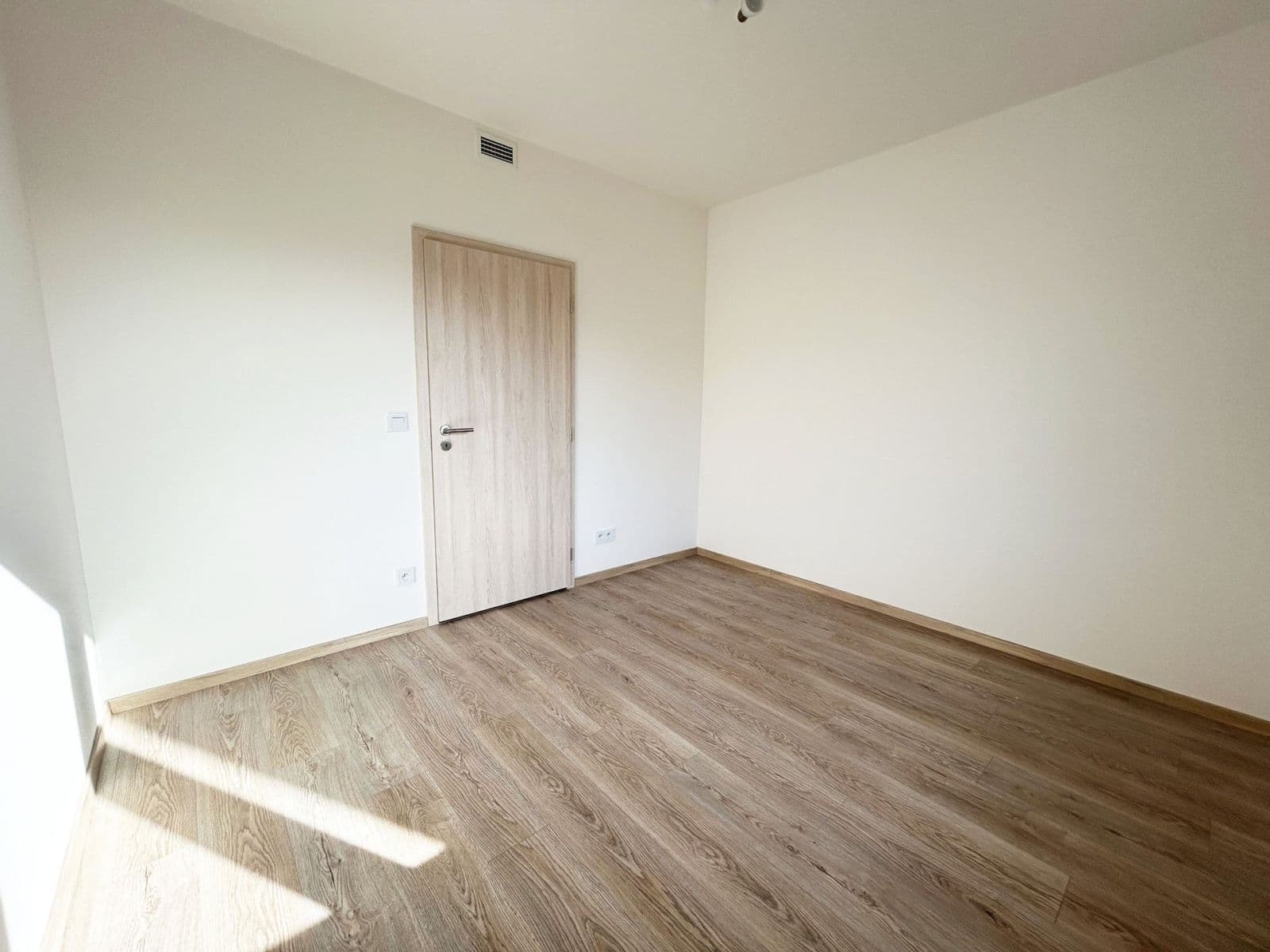 Pronájem bytu 3+kk 72 m², Strančická, Praha, Praha Pronájem bytu 3+kk 72 m², Strančická, Praha, Praha
