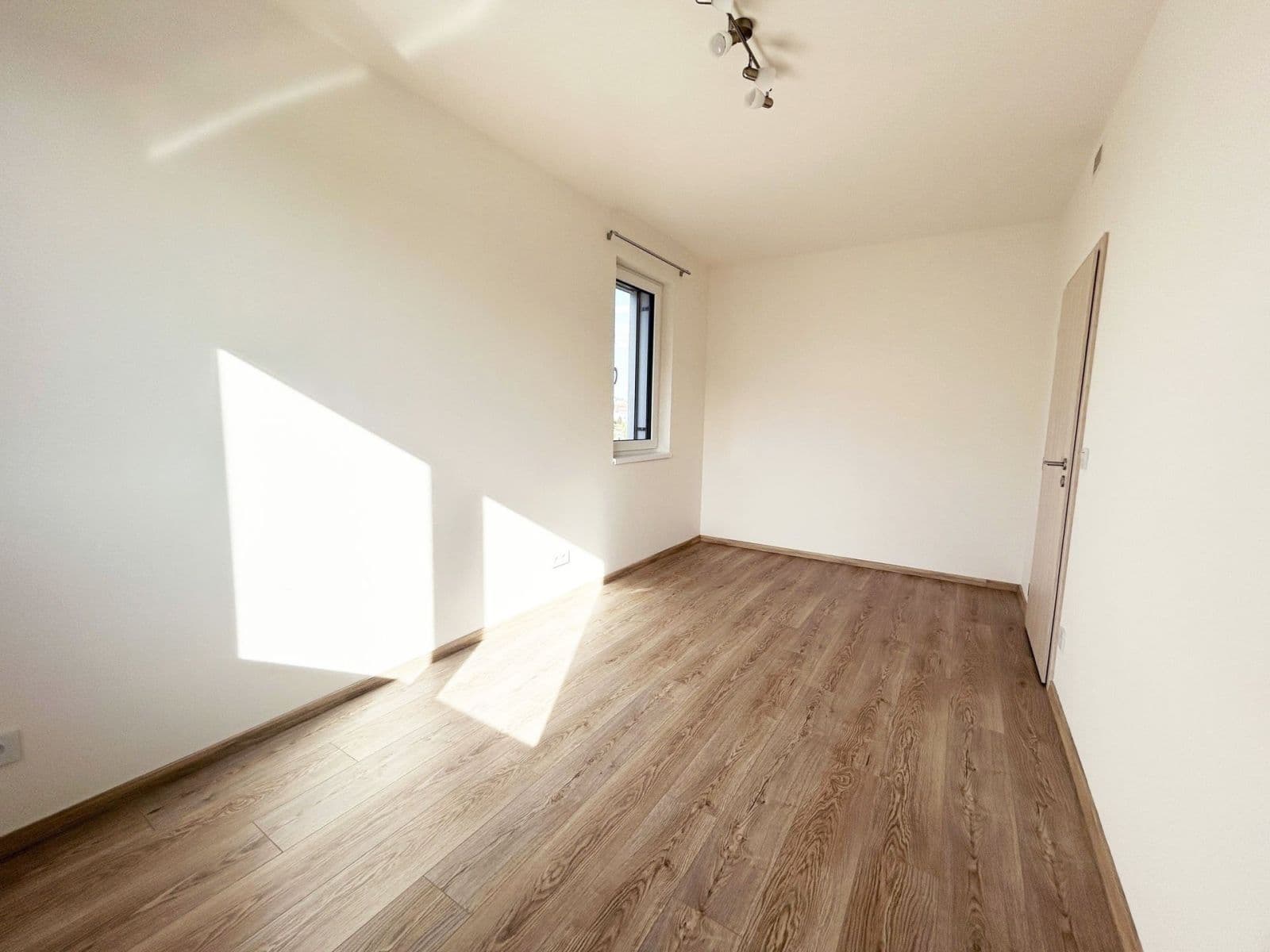 Pronájem bytu 3+kk 72 m², Strančická, Praha, Praha Pronájem bytu 3+kk 72 m², Strančická, Praha, Praha