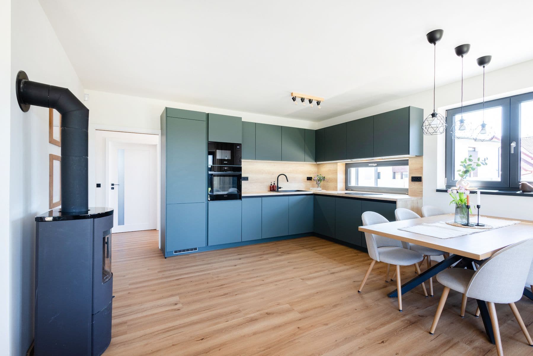 Prodej domu 144 m², pozemek 483 m², Bavoryně, Středočeský kraj Prodej domu 144 m², pozemek 483 m², Bavoryně, Středočeský kraj
