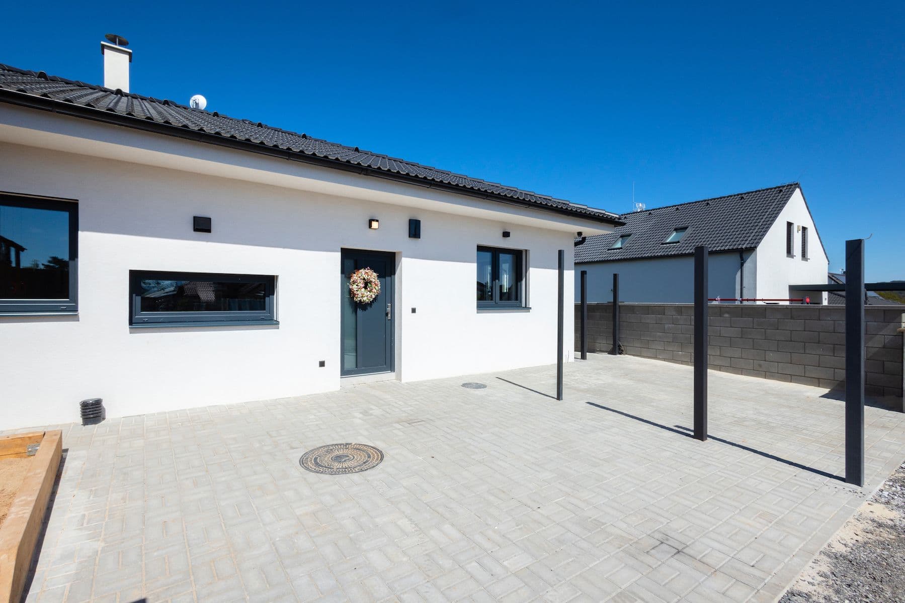 Prodej domu 144 m², pozemek 483 m², Bavoryně, Středočeský kraj Prodej domu 144 m², pozemek 483 m², Bavoryně, Středočeský kraj