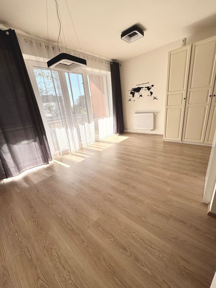 Pronájem bytu 1+kk 42 m², Hřbitovní, Plzeň, Plzeňský kraj Pronájem bytu 1+kk 42 m², Hřbitovní, Plzeň, Plzeňský kraj