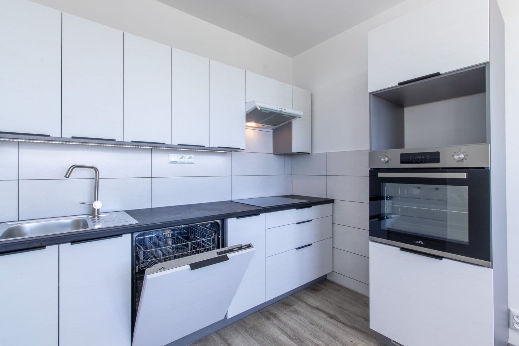 Pronájem bytu 3+1 70 m², Jablonecká, Praha, Praha Pronájem bytu 3+1 70 m², Jablonecká, Praha, Praha