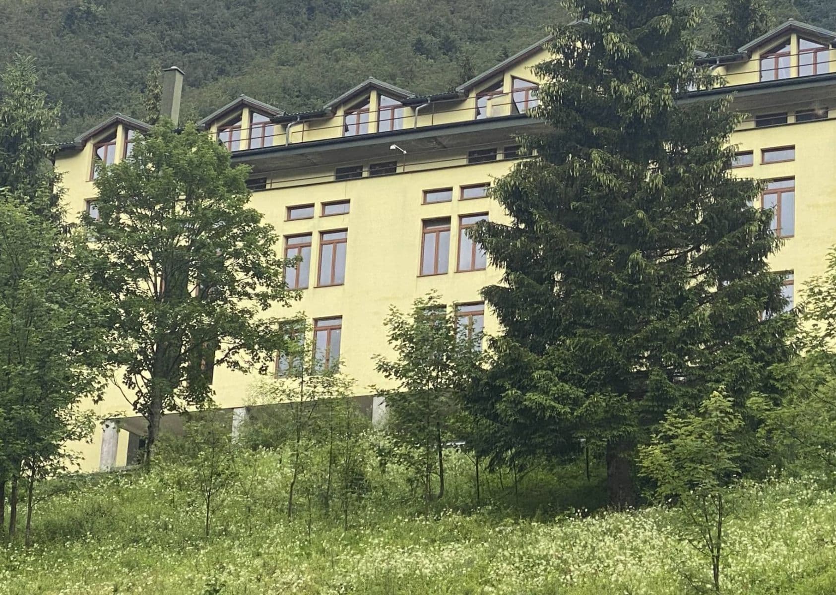 Prodej nebytového prostoru 8.000 m², Terchová, Žilinský kraj Prodej nebytového prostoru 8.000 m², Terchová, Žilinský kraj