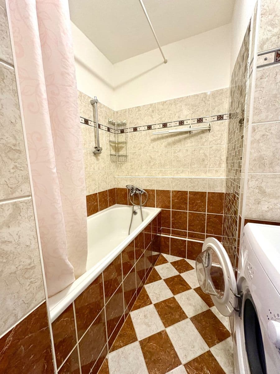 Pronájem bytu 3+1 55 m², Sládkovičova, Praha, Praha Pronájem bytu 3+1 55 m², Sládkovičova, Praha, Praha