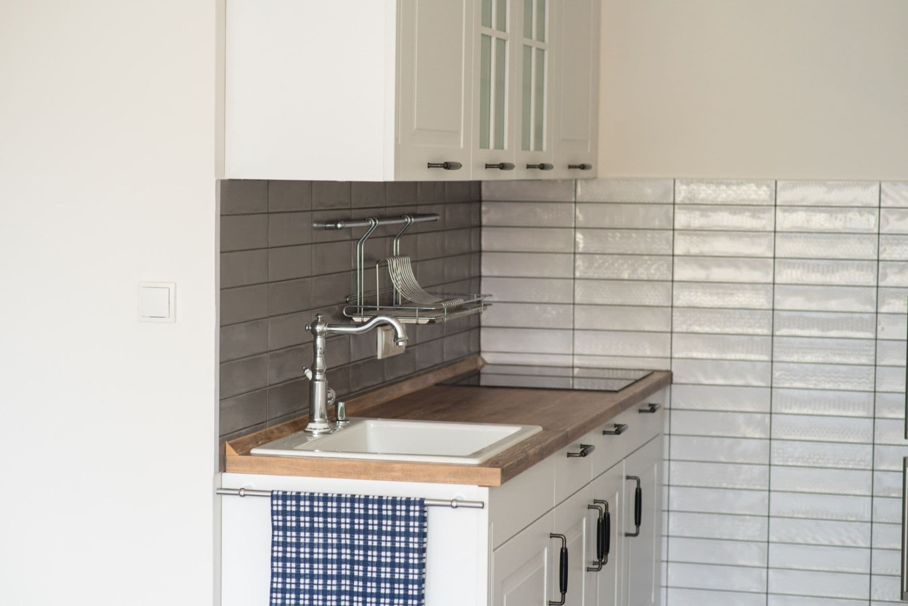 Pronájem bytu 2+kk 44 m², Uherská, Praha, Praha Pronájem bytu 2+kk 44 m², Uherská, Praha, Praha