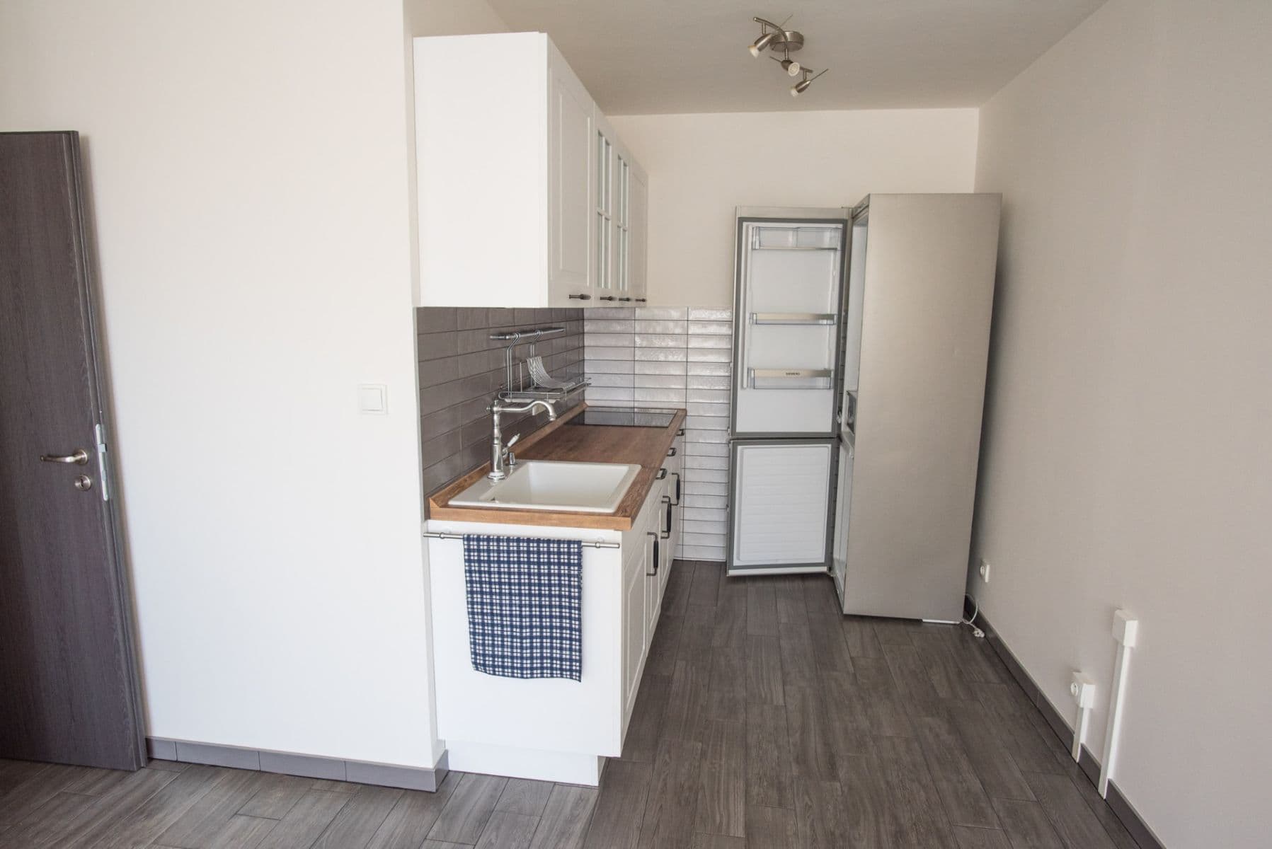 Pronájem bytu 2+kk 44 m², Uherská, Praha, Praha Pronájem bytu 2+kk 44 m², Uherská, Praha, Praha