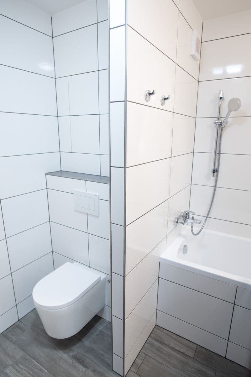 Pronájem bytu 2+kk 44 m², Uherská, Praha, Praha Pronájem bytu 2+kk 44 m², Uherská, Praha, Praha