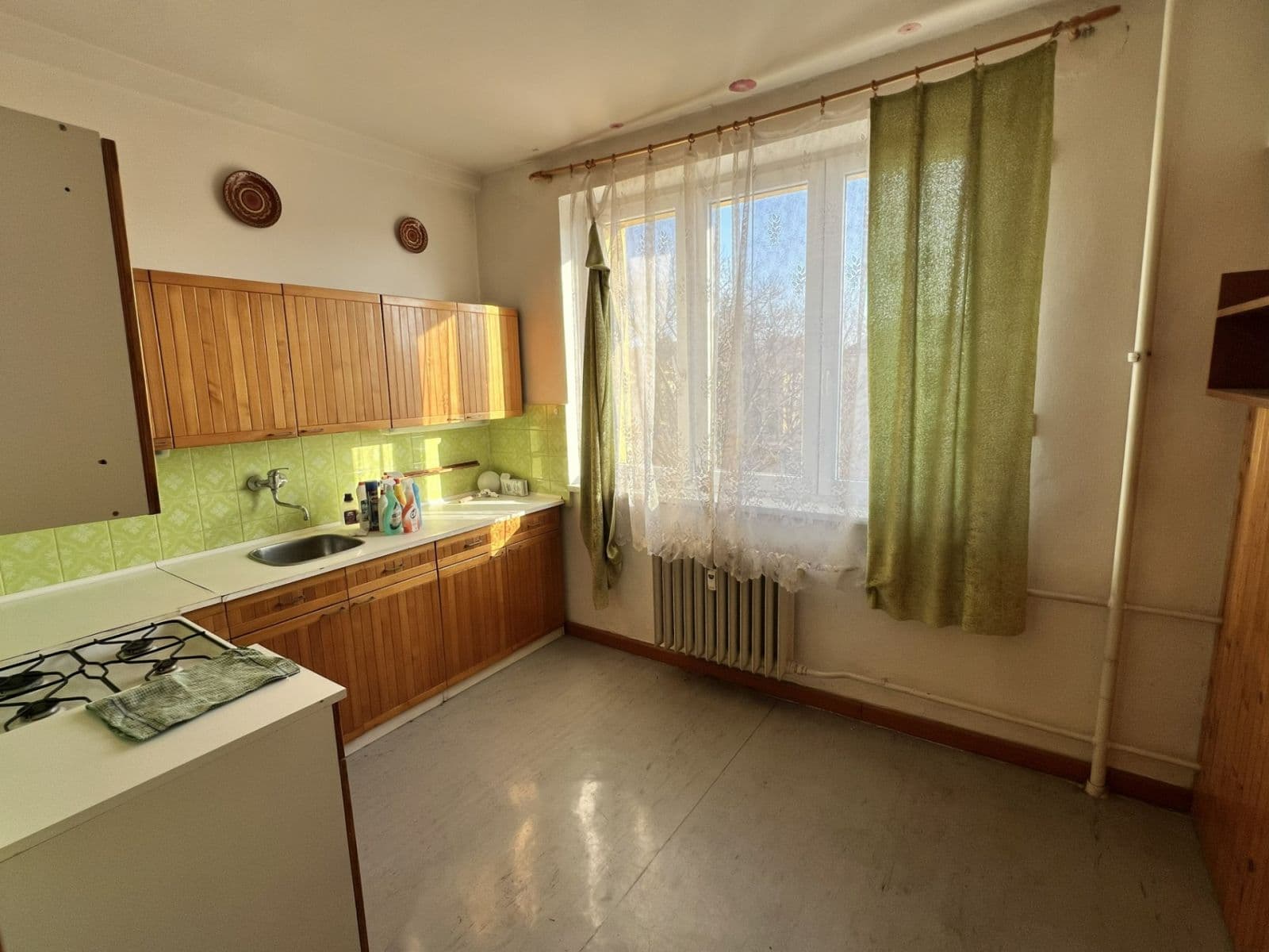 Prodej bytu 3+1 77 m², Benešovo náměstí, Pardubice, Pardubický kraj Prodej bytu 3+1 77 m², Benešovo náměstí, Pardubice, Pardubický kraj