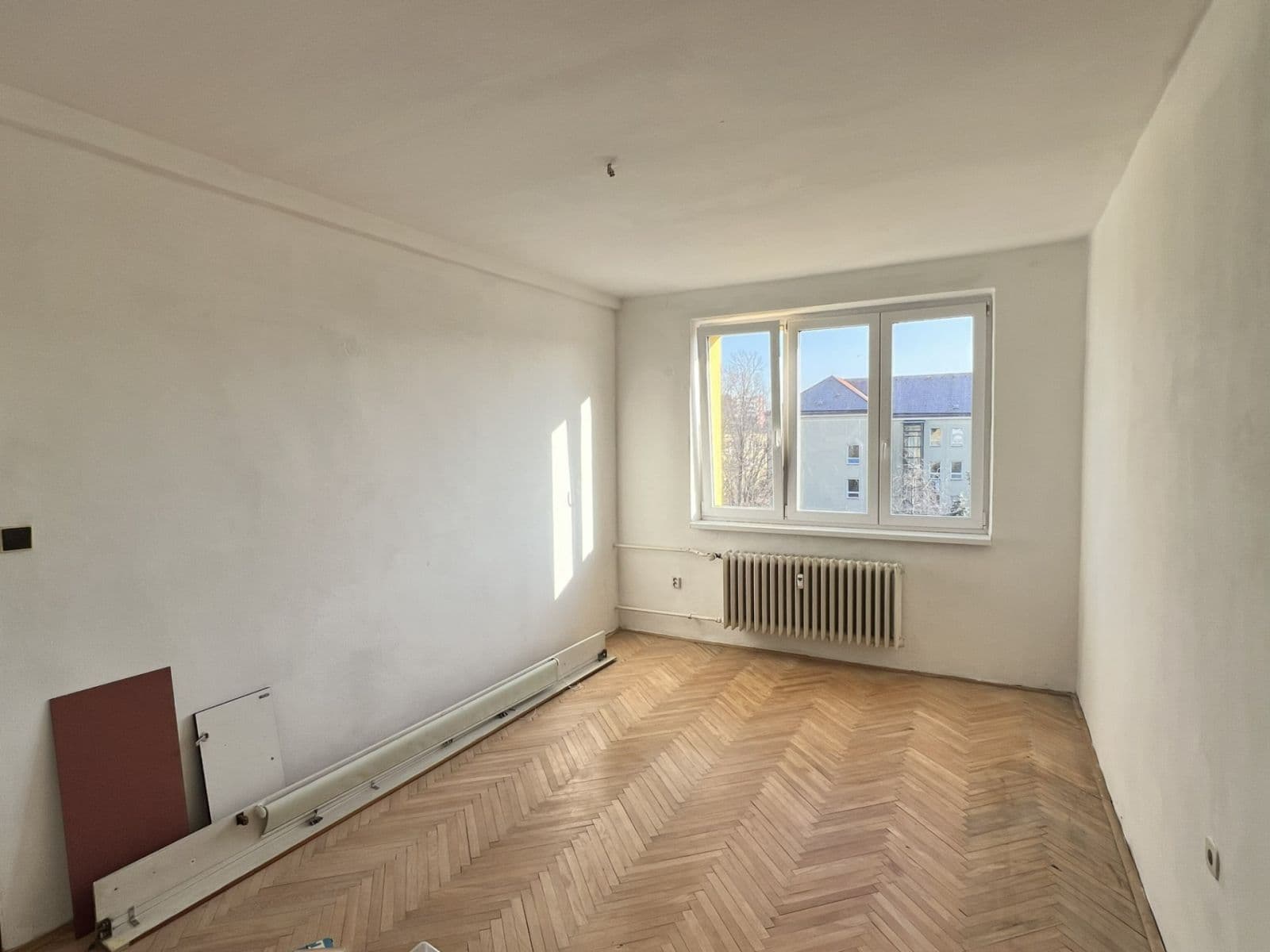 Prodej bytu 3+1 77 m², Benešovo náměstí, Pardubice, Pardubický kraj Prodej bytu 3+1 77 m², Benešovo náměstí, Pardubice, Pardubický kraj