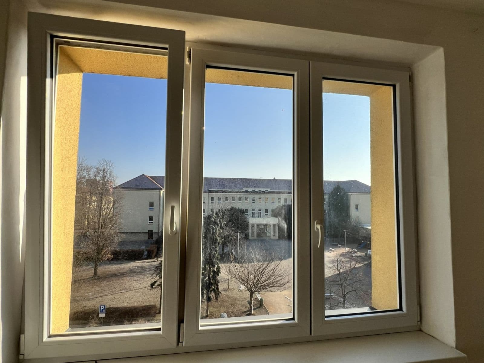 Prodej bytu 3+1 77 m², Benešovo náměstí, Pardubice, Pardubický kraj Prodej bytu 3+1 77 m², Benešovo náměstí, Pardubice, Pardubický kraj