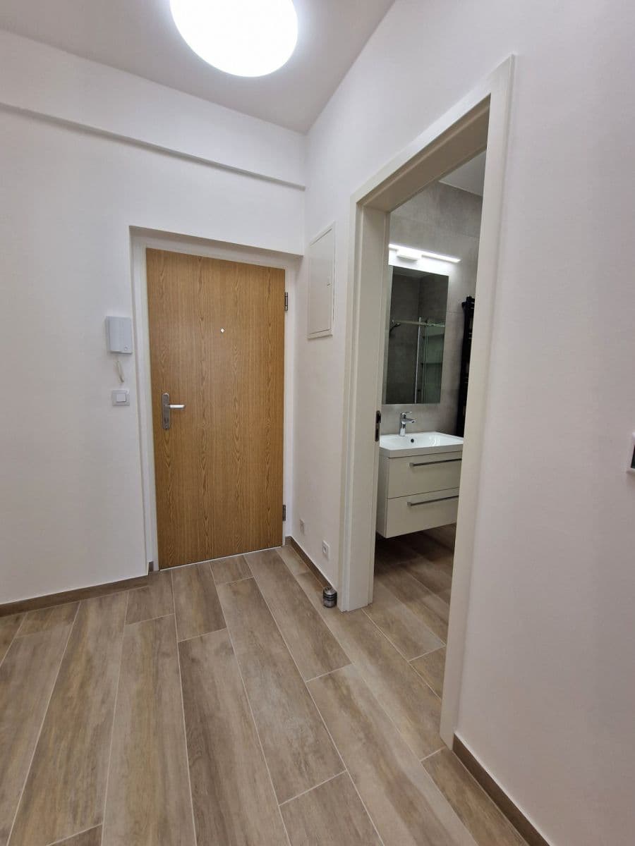 Pronájem bytu 2+kk 37 m², U Kříže, Praha, Praha Pronájem bytu 2+kk 37 m², U Kříže, Praha, Praha