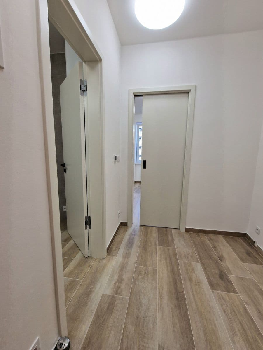 Pronájem bytu 2+kk 37 m², U Kříže, Praha, Praha Pronájem bytu 2+kk 37 m², U Kříže, Praha, Praha