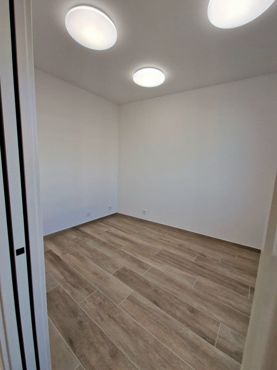 Pronájem bytu 2+kk 37 m², U Kříže, Praha, Praha Pronájem bytu 2+kk 37 m², U Kříže, Praha, Praha