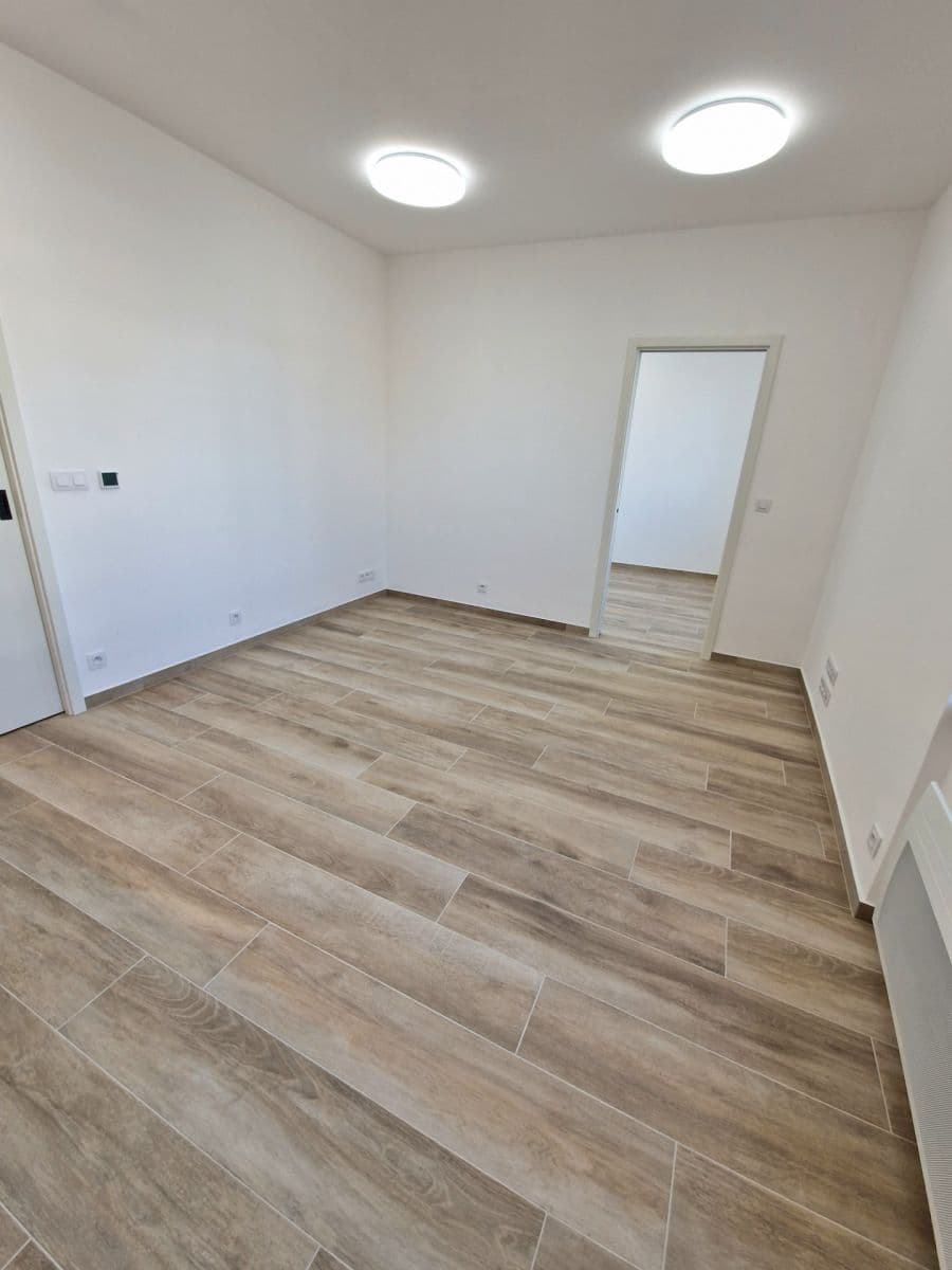 Pronájem bytu 2+kk 37 m², U Kříže, Praha, Praha Pronájem bytu 2+kk 37 m², U Kříže, Praha, Praha