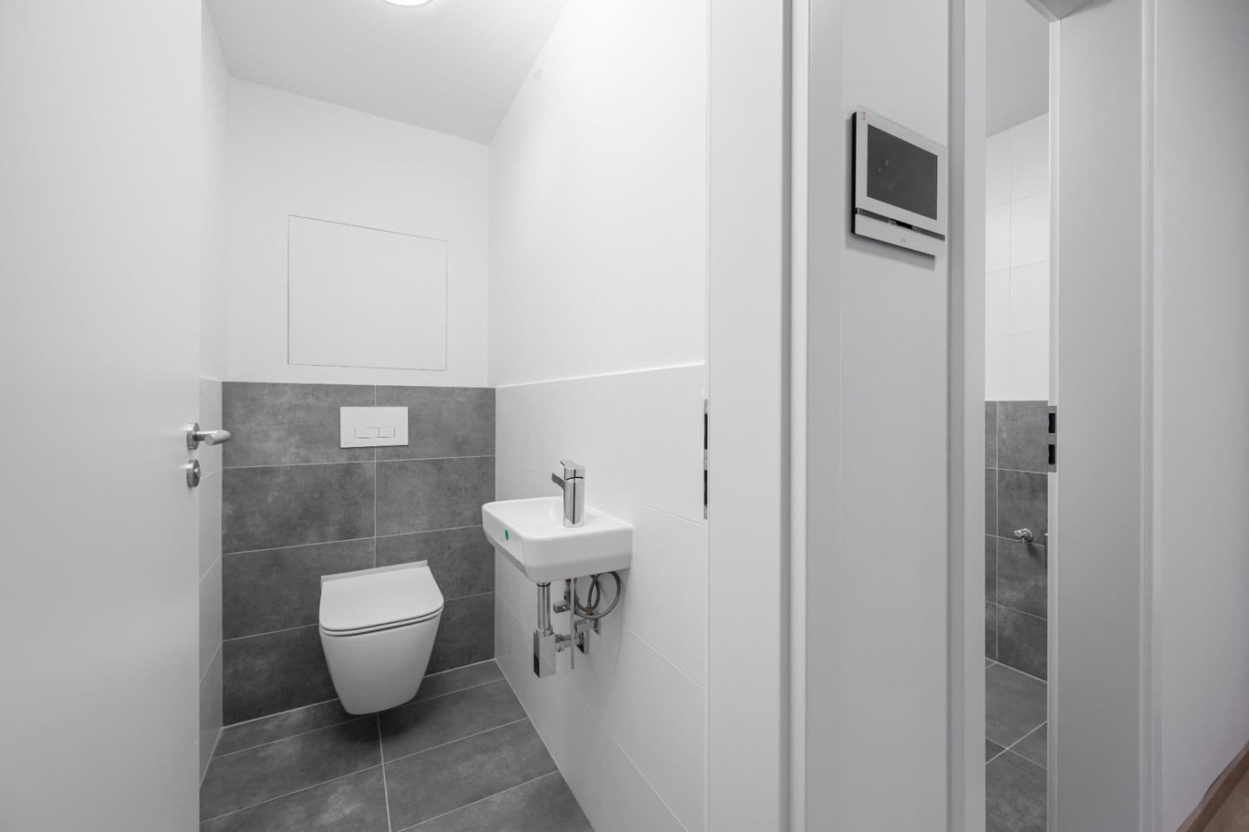 Pronájem bytu 1+kk 42 m², Nová osada, Jablonec nad Nisou, Liberecký kraj Pronájem bytu 1+kk 42 m², Nová osada, Jablonec nad Nisou, Liberecký kraj
