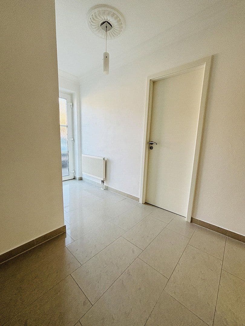Prodej domu 121 m², pozemek 324 m², Sandstrasse 62, Frechen, Severní Porýní-Vestfálsko Prodej domu 121 m², pozemek 324 m², Sandstrasse 62, Frechen, Severní Porýní-Vestfálsko