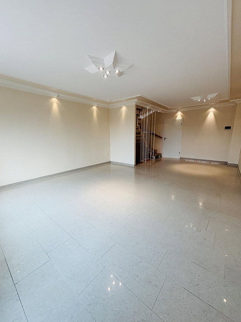 Prodej domu 121 m², pozemek 324 m², Sandstrasse 62, Frechen, Severní Porýní-Vestfálsko Prodej domu 121 m², pozemek 324 m², Sandstrasse 62, Frechen, Severní Porýní-Vestfálsko