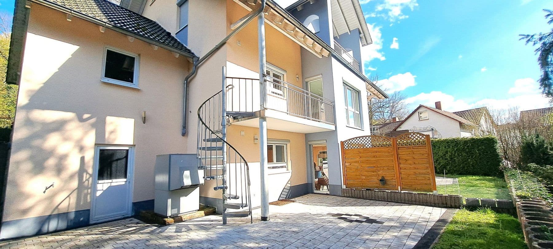 Prodej domu 345 m², pozemek 584 m², Kaiserslautern-Erlenbach, Porýní-Falc Prodej domu 345 m², pozemek 584 m², Kaiserslautern-Erlenbach, Porýní-Falc