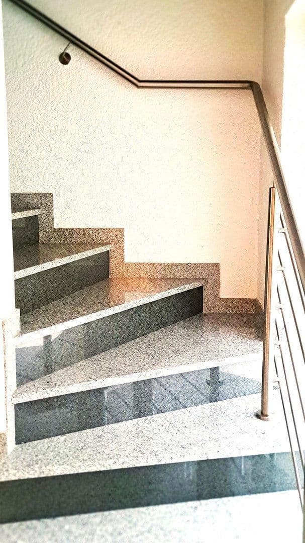 Prodej domu 345 m², pozemek 584 m², Kaiserslautern-Erlenbach, Porýní-Falc Prodej domu 345 m², pozemek 584 m², Kaiserslautern-Erlenbach, Porýní-Falc
