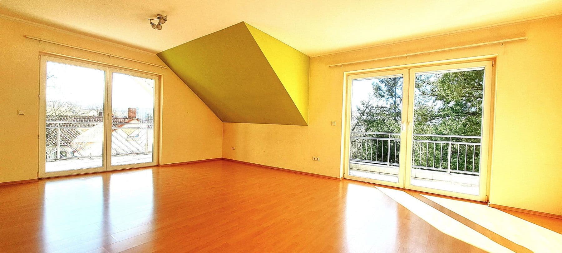 Prodej domu 345 m², pozemek 584 m², Kaiserslautern-Erlenbach, Porýní-Falc Prodej domu 345 m², pozemek 584 m², Kaiserslautern-Erlenbach, Porýní-Falc