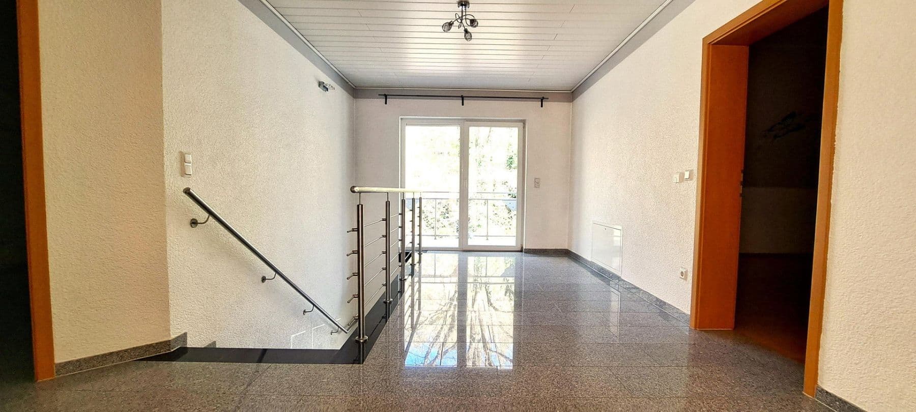 Prodej domu 345 m², pozemek 584 m², Kaiserslautern-Erlenbach, Porýní-Falc Prodej domu 345 m², pozemek 584 m², Kaiserslautern-Erlenbach, Porýní-Falc