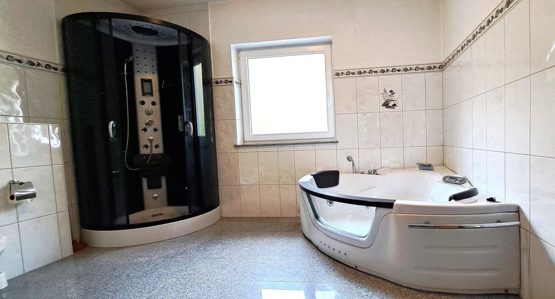 Prodej domu 345 m², pozemek 584 m², Kaiserslautern-Erlenbach, Porýní-Falc Prodej domu 345 m², pozemek 584 m², Kaiserslautern-Erlenbach, Porýní-Falc