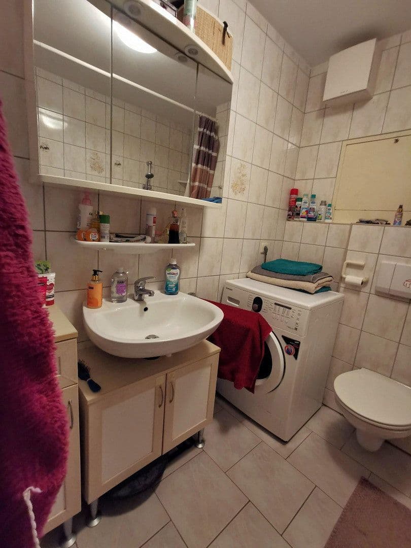 Pronájem bytu 2+1 58 m², Graf-Wiprecht-Strasse 15, Groitzsch, Sasko Pronájem bytu 2+1 58 m², Graf-Wiprecht-Strasse 15, Groitzsch, Sasko