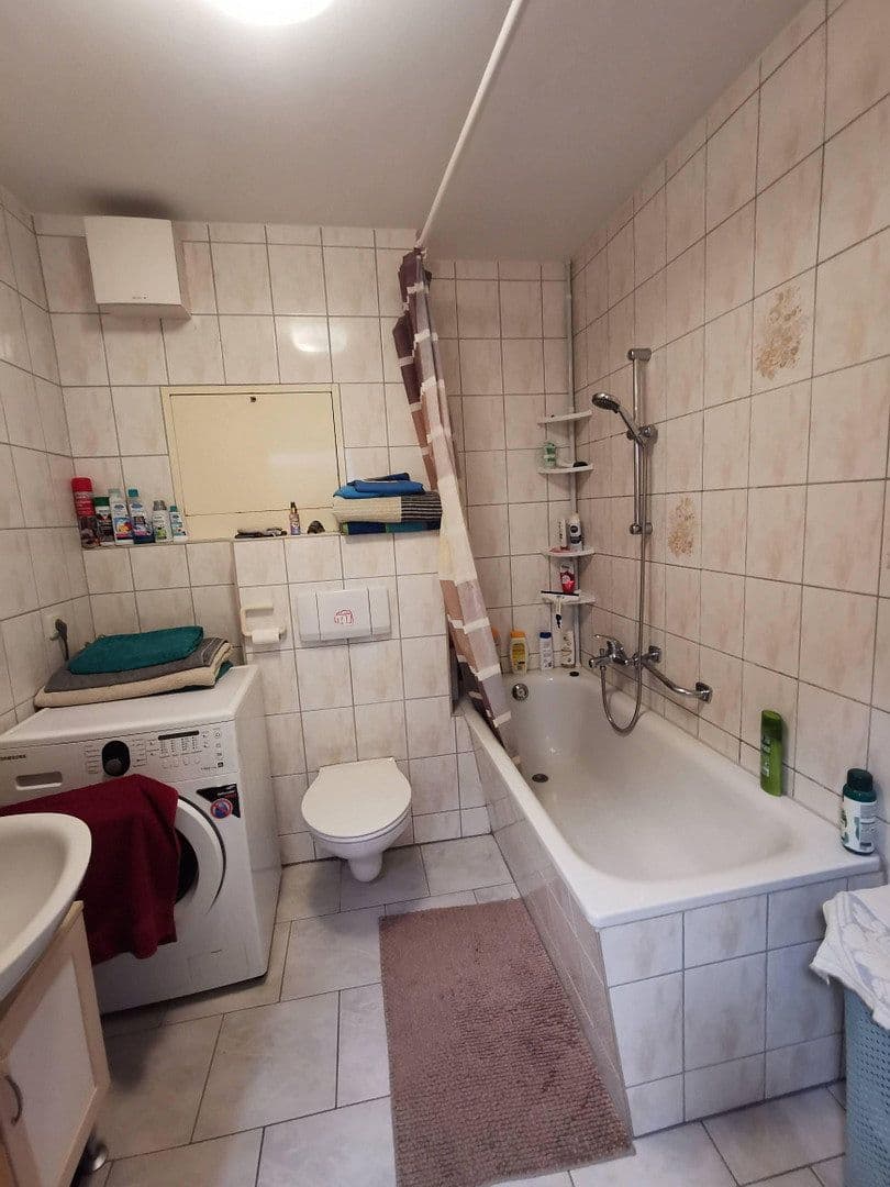 Pronájem bytu 2+1 58 m², Graf-Wiprecht-Strasse 15, Groitzsch, Sasko Pronájem bytu 2+1 58 m², Graf-Wiprecht-Strasse 15, Groitzsch, Sasko