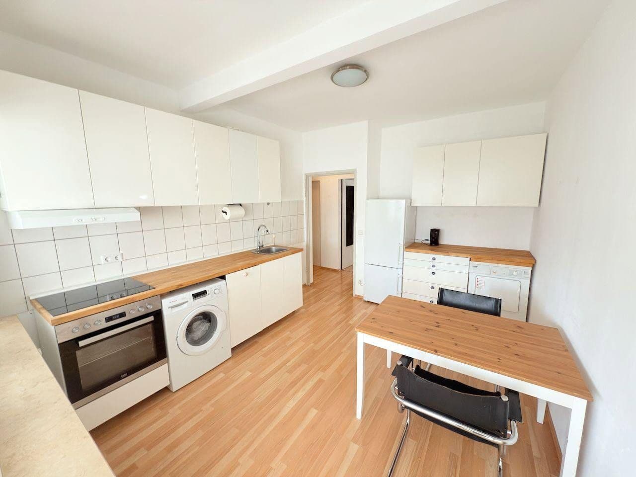 Pronájem bytu 2+1 60 m², Friedrichstraße22, Bonn, Severní Porýní-Vestfálsko Pronájem bytu 2+1 60 m², Friedrichstraße22, Bonn, Severní Porýní-Vestfálsko