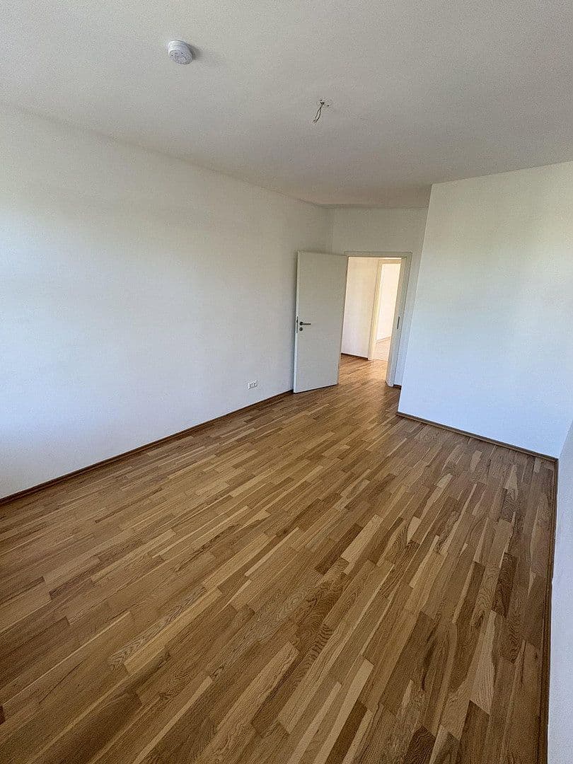 Pronájem bytu 2+1 58 m², Engelsdorfer Straße, Leipzig, Sasko Pronájem bytu 2+1 58 m², Engelsdorfer Straße, Leipzig, Sasko