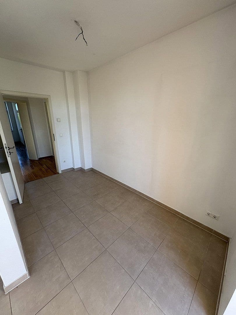 Pronájem bytu 2+1 58 m², Engelsdorfer Straße, Leipzig, Sasko Pronájem bytu 2+1 58 m², Engelsdorfer Straße, Leipzig, Sasko