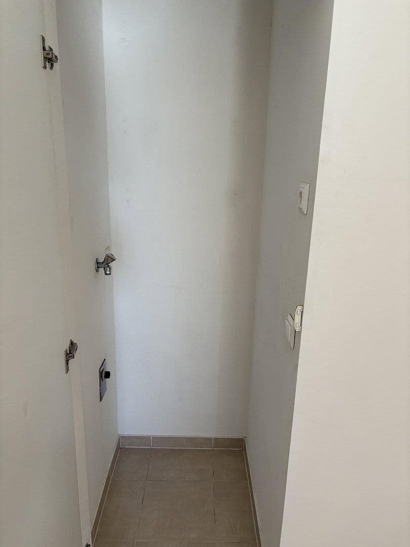 Pronájem bytu 2+1 58 m², Engelsdorfer Straße, Leipzig, Sasko Pronájem bytu 2+1 58 m², Engelsdorfer Straße, Leipzig, Sasko