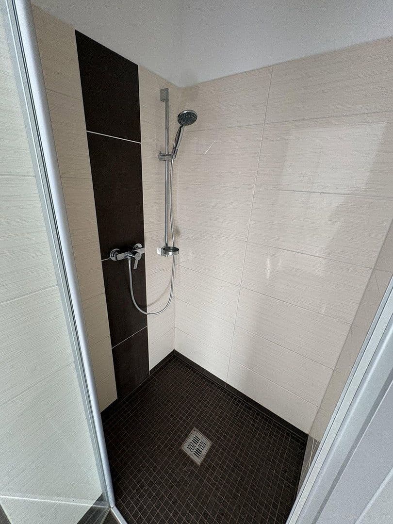 Pronájem bytu 2+1 58 m², Engelsdorfer Straße, Leipzig, Sasko Pronájem bytu 2+1 58 m², Engelsdorfer Straße, Leipzig, Sasko