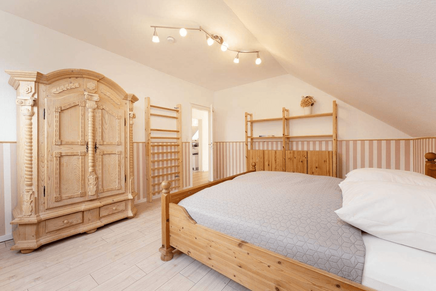 Prodej domu 264 m², pozemek 774 m², Malente-Neukirchen, Šlesvicko-Holštýnsko Prodej domu 264 m², pozemek 774 m², Malente-Neukirchen, Šlesvicko-Holštýnsko