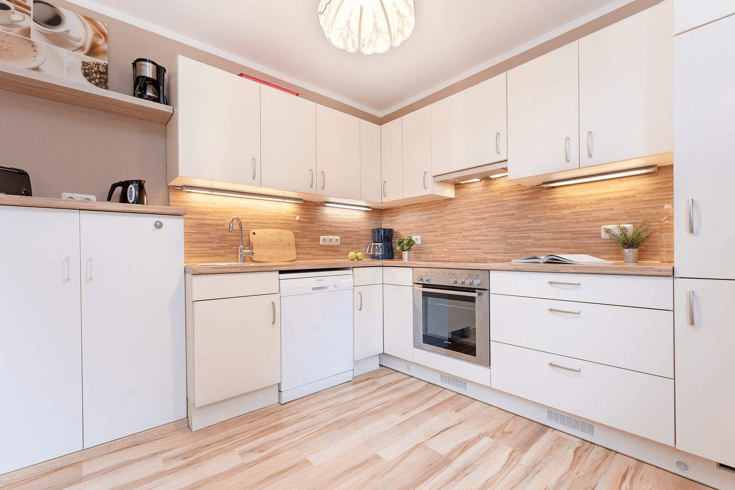 Prodej domu 264 m², pozemek 774 m², Malente-Neukirchen, Šlesvicko-Holštýnsko Prodej domu 264 m², pozemek 774 m², Malente-Neukirchen, Šlesvicko-Holštýnsko