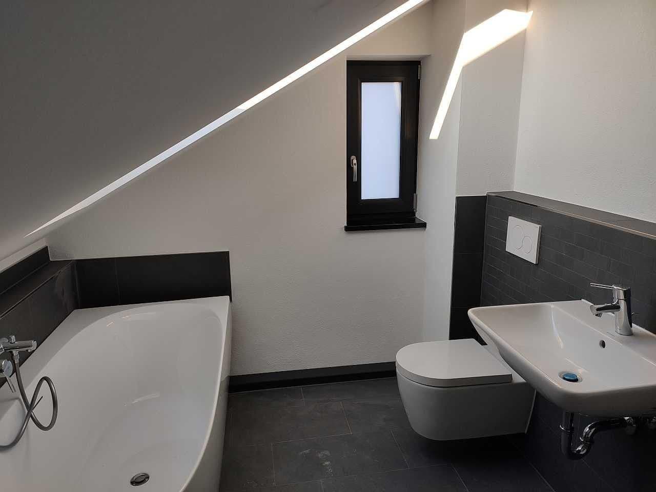 Pronájem domu 145 m², pozemek 350 m², Schopenhauerstr. 2A, Neubiberg, Bavorsko Pronájem domu 145 m², pozemek 350 m², Schopenhauerstr. 2A, Neubiberg, Bavorsko