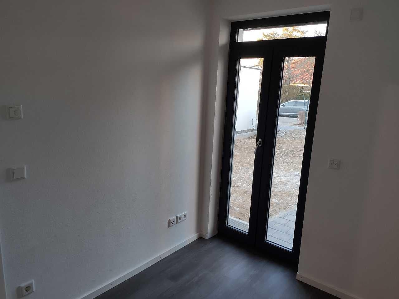 Pronájem domu 145 m², pozemek 350 m², Schopenhauerstr. 2A, Neubiberg, Bavorsko Pronájem domu 145 m², pozemek 350 m², Schopenhauerstr. 2A, Neubiberg, Bavorsko