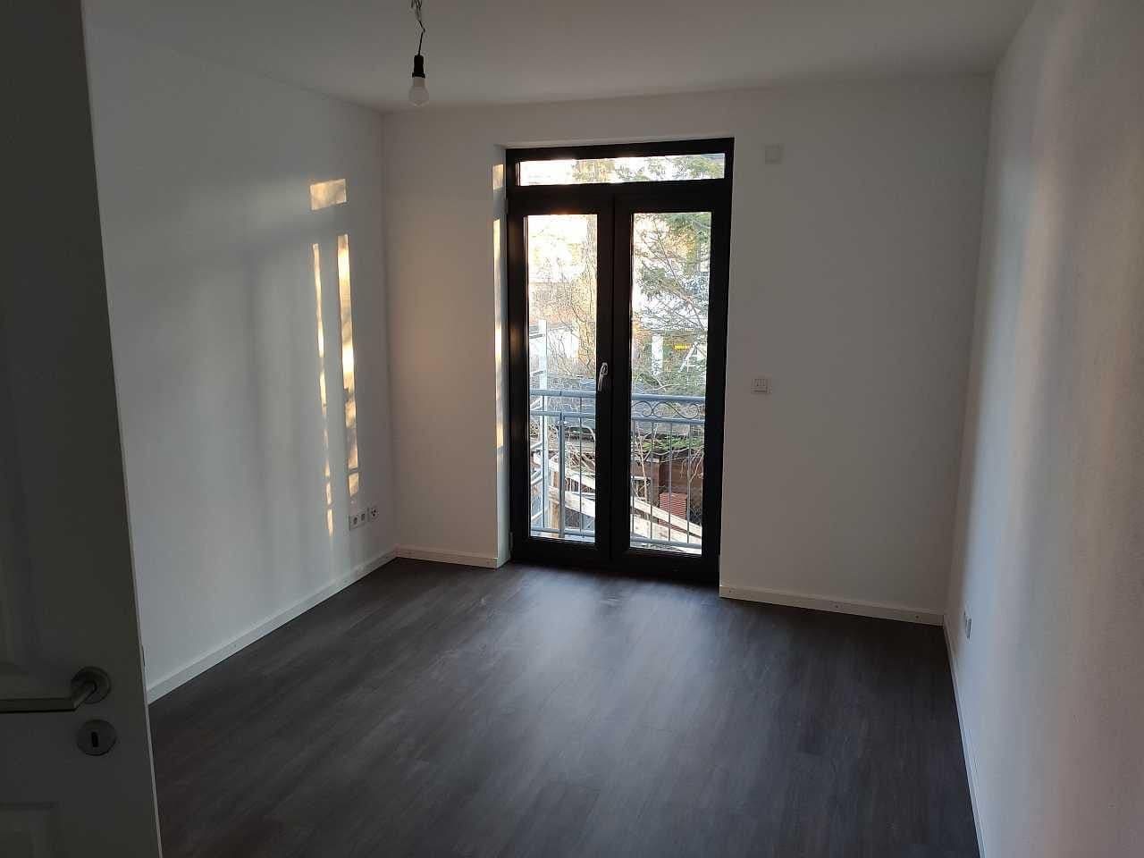 Pronájem domu 145 m², pozemek 350 m², Schopenhauerstr. 2A, Neubiberg, Bavorsko Pronájem domu 145 m², pozemek 350 m², Schopenhauerstr. 2A, Neubiberg, Bavorsko
