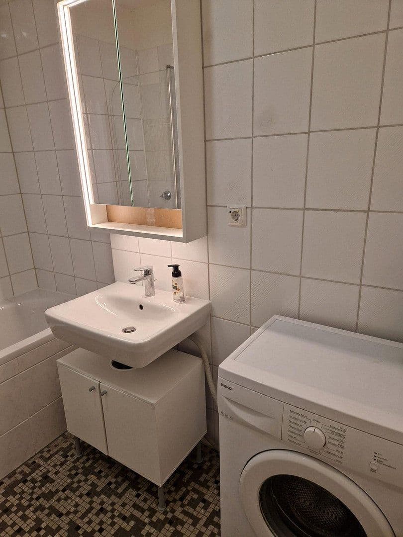 Pronájem bytu 1+1 15 m², Berliner Str. 31, Mainz, Porýní-Falc Pronájem bytu 1+1 15 m², Berliner Str. 31, Mainz, Porýní-Falc