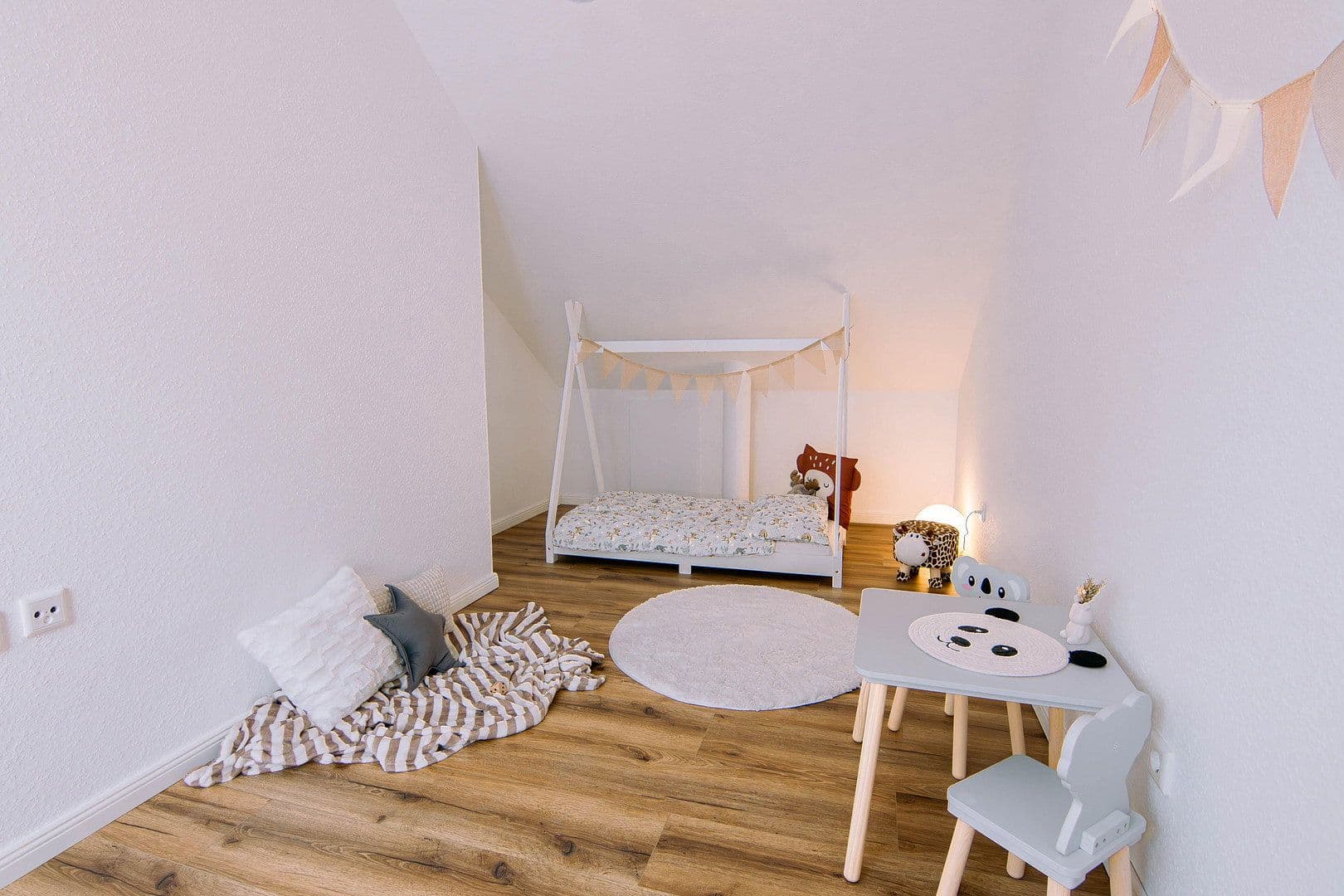 Prodej bytu 4+1 87 m², Bremen, Bremen Prodej bytu 4+1 87 m², Bremen, Bremen