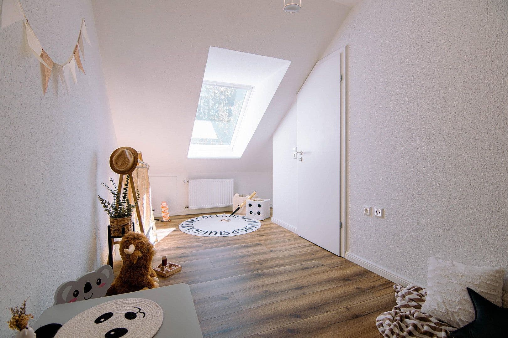 Prodej bytu 4+1 87 m², Bremen, Bremen Prodej bytu 4+1 87 m², Bremen, Bremen