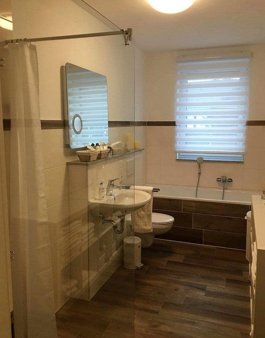 Pronájem bytu 2+1 73 m², Siegfeldstr. 1c, Hennef (Sieg), Severní Porýní-Vestfálsko Pronájem bytu 2+1 73 m², Siegfeldstr. 1c, Hennef (Sieg), Severní Porýní-Vestfálsko