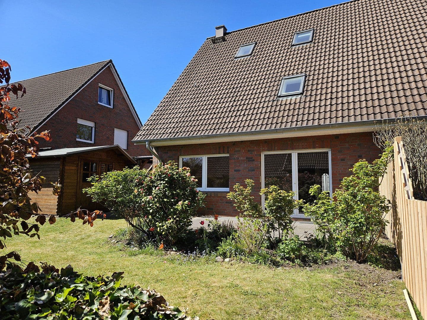 Prodej domu 260 m², pozemek 470 m², Ollerlohstraße 50a, Elmshorn, Šlesvicko-Holštýnsko Prodej domu 260 m², pozemek 470 m², Ollerlohstraße 50a, Elmshorn, Šlesvicko-Holštýnsko