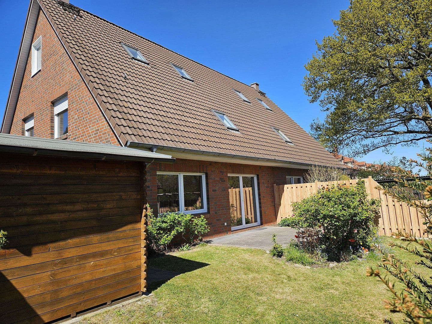 Prodej domu 260 m², pozemek 470 m², Ollerlohstraße 50a, Elmshorn, Šlesvicko-Holštýnsko Prodej domu 260 m², pozemek 470 m², Ollerlohstraße 50a, Elmshorn, Šlesvicko-Holštýnsko