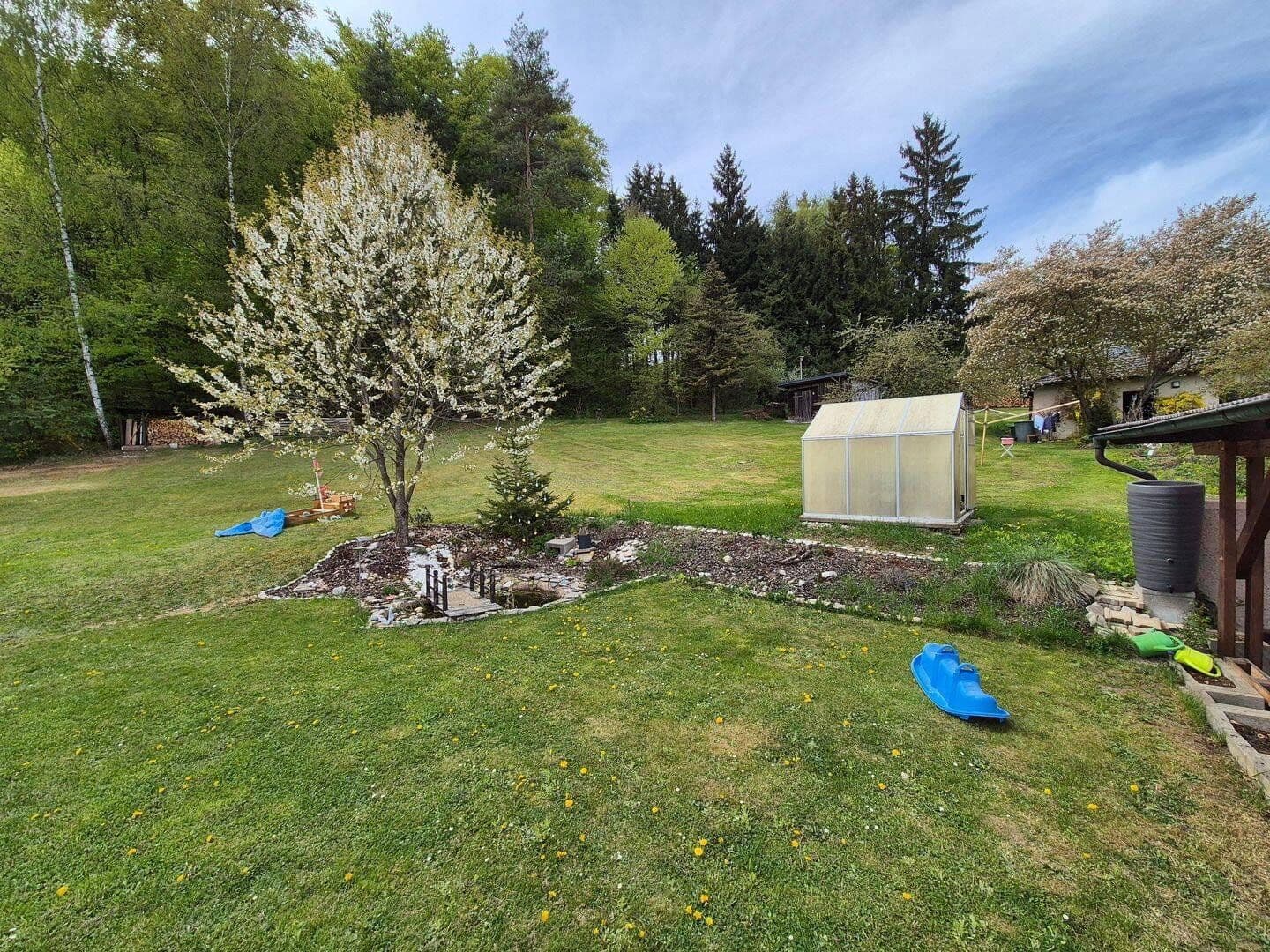 Prodej domu 318 m², pozemek 1.623 m², Neukirchen bei Sulzbach-Rosenberg, Bavorsko Prodej domu 318 m², pozemek 1.623 m², Neukirchen bei Sulzbach-Rosenberg, Bavorsko
