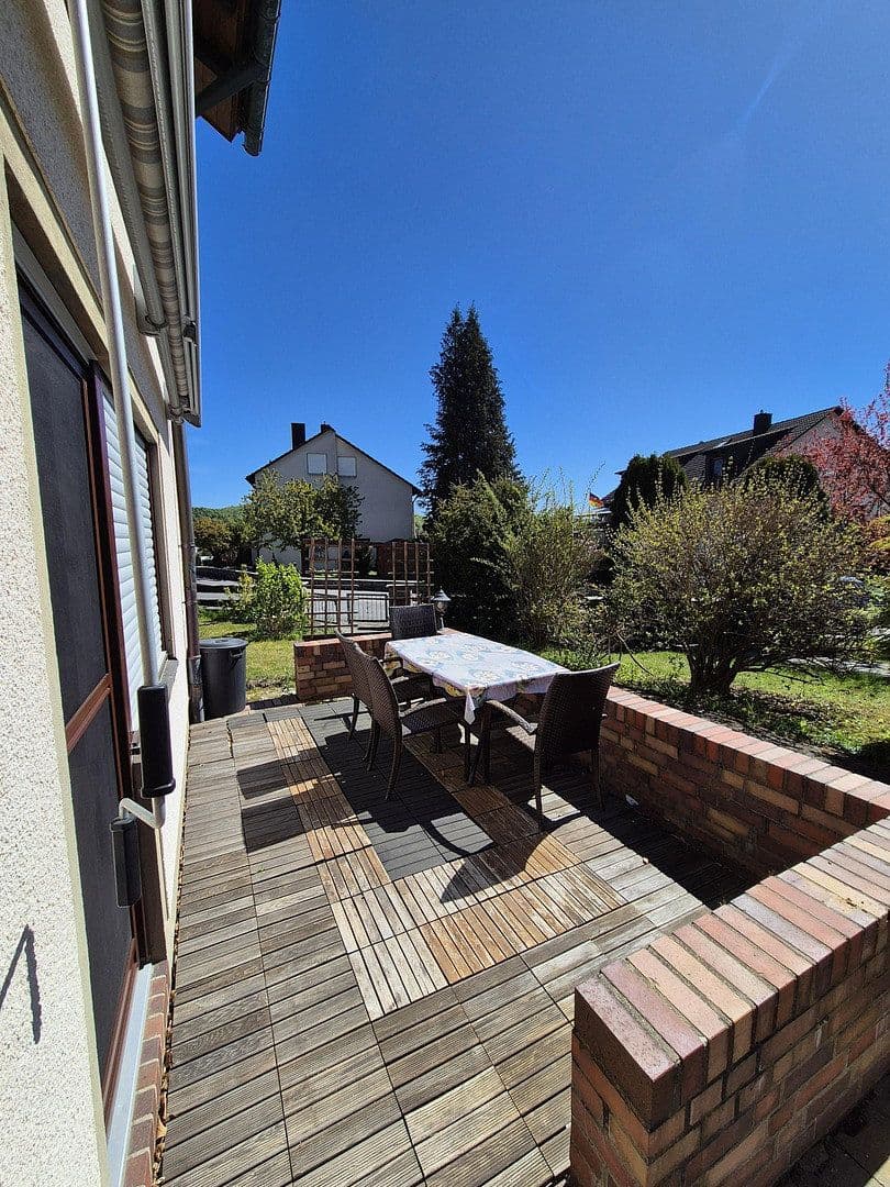 Prodej domu 318 m², pozemek 1.623 m², Neukirchen bei Sulzbach-Rosenberg, Bavorsko Prodej domu 318 m², pozemek 1.623 m², Neukirchen bei Sulzbach-Rosenberg, Bavorsko