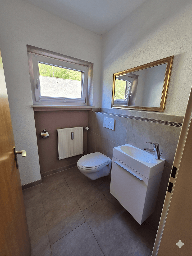 Prodej domu 318 m², pozemek 1.623 m², Neukirchen bei Sulzbach-Rosenberg, Bavorsko Prodej domu 318 m², pozemek 1.623 m², Neukirchen bei Sulzbach-Rosenberg, Bavorsko