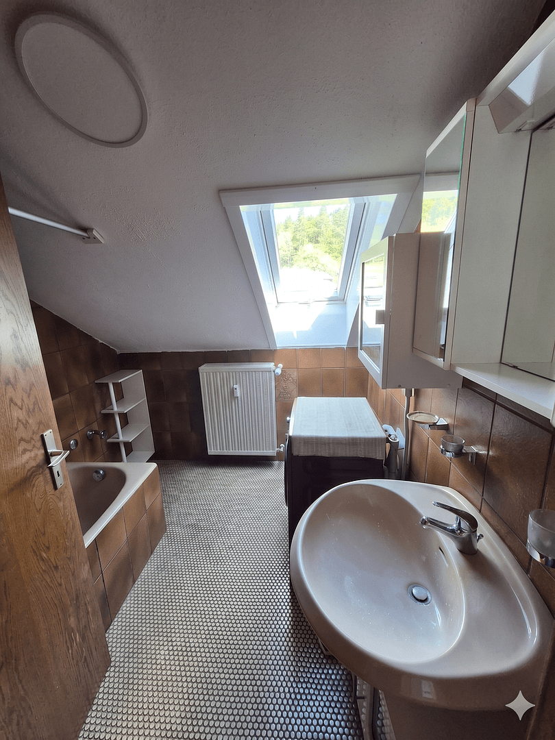 Prodej domu 318 m², pozemek 1.623 m², Neukirchen bei Sulzbach-Rosenberg, Bavorsko Prodej domu 318 m², pozemek 1.623 m², Neukirchen bei Sulzbach-Rosenberg, Bavorsko